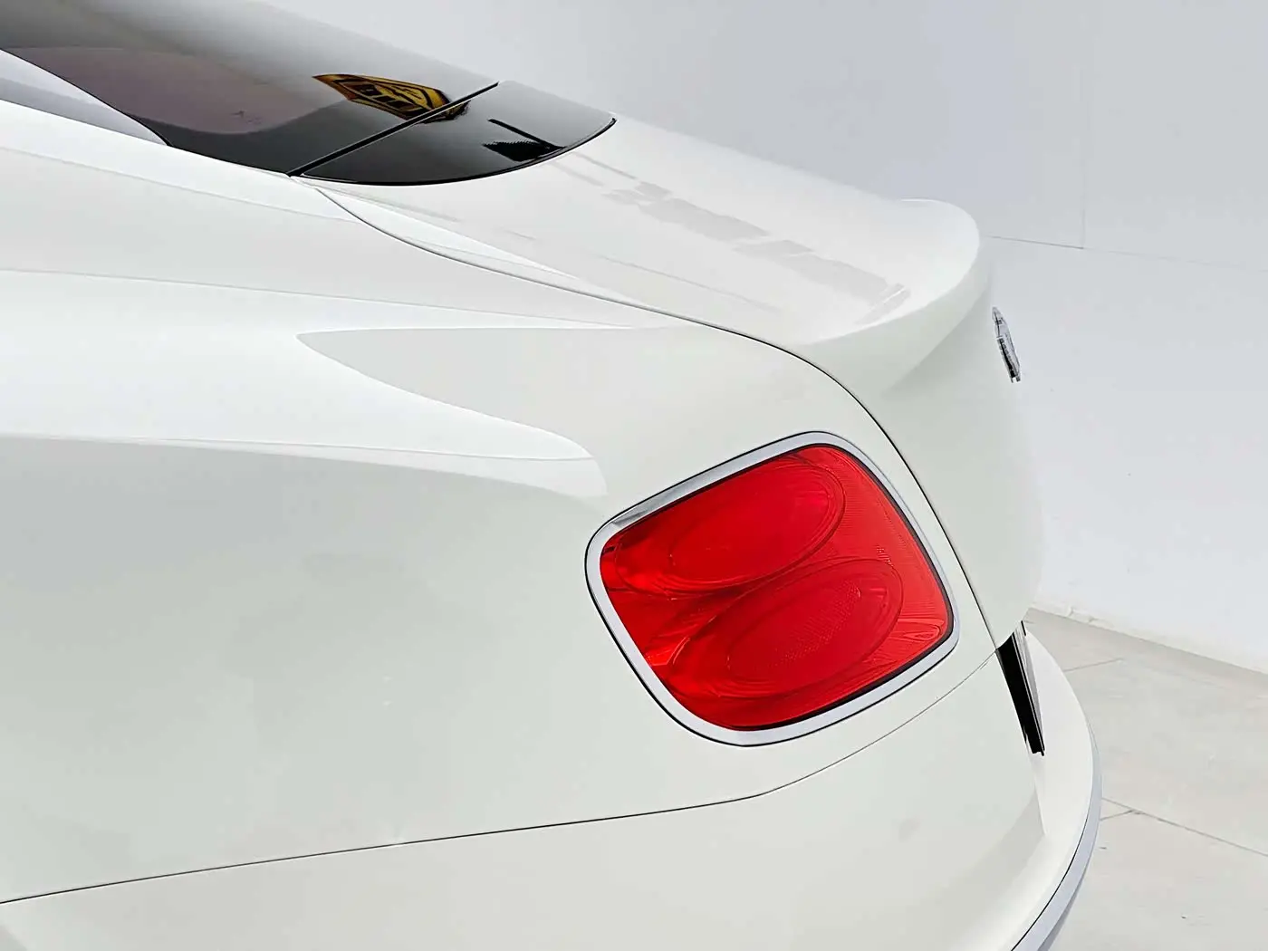 Bentley Continental 2018 — Фото 6/17