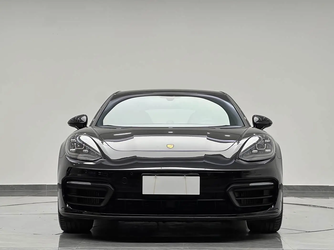 Porsche Panamera 2021 — Photo 2/20