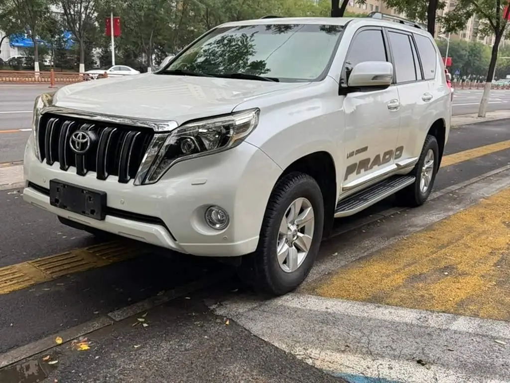 Toyota Prado 2016 — Photo 1/9