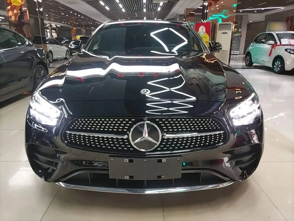 Mercedes-Benz E-Class 2021 — Photo 2/19
