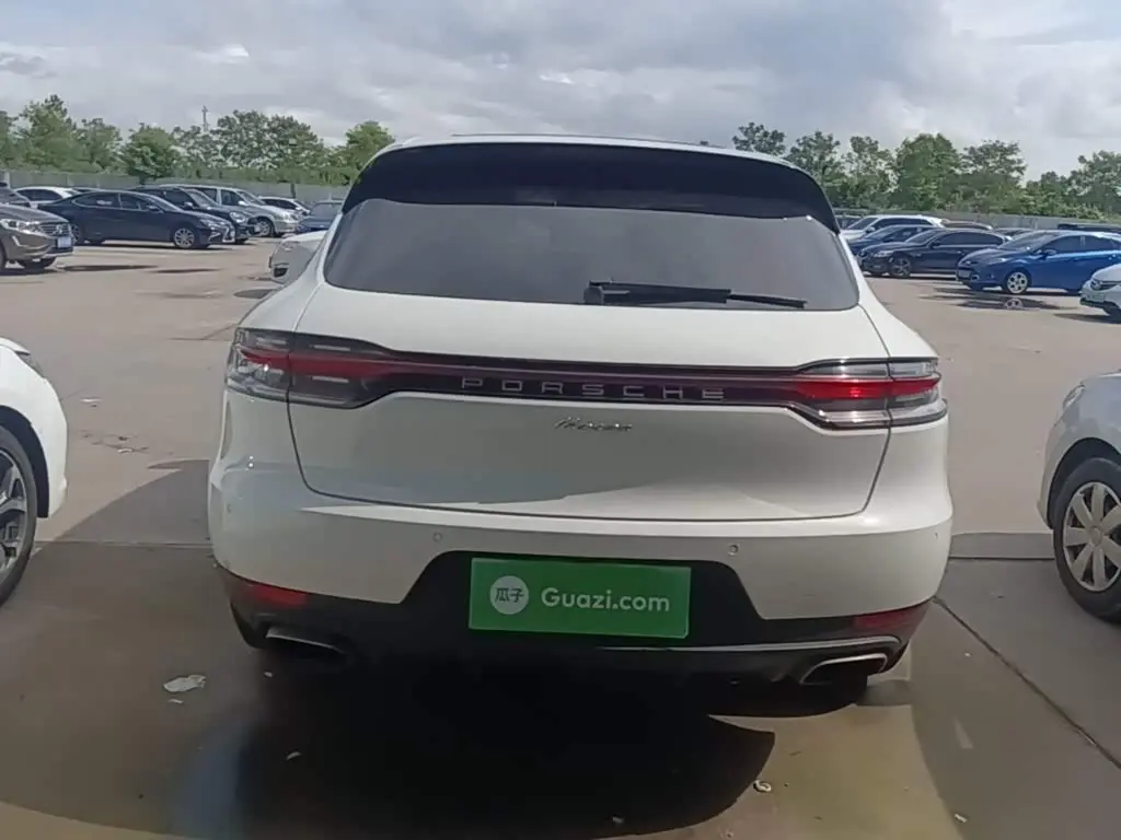 Porsche Macan 2019 — Photo 6/20