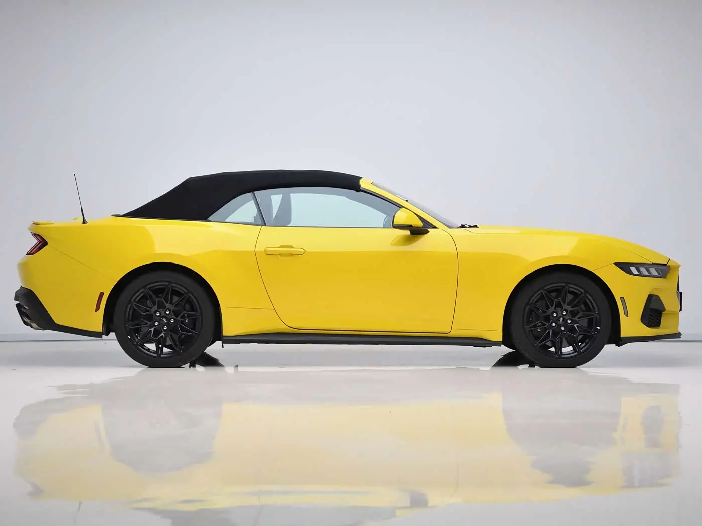 Ford Mustang 2024 — Photo 8/20