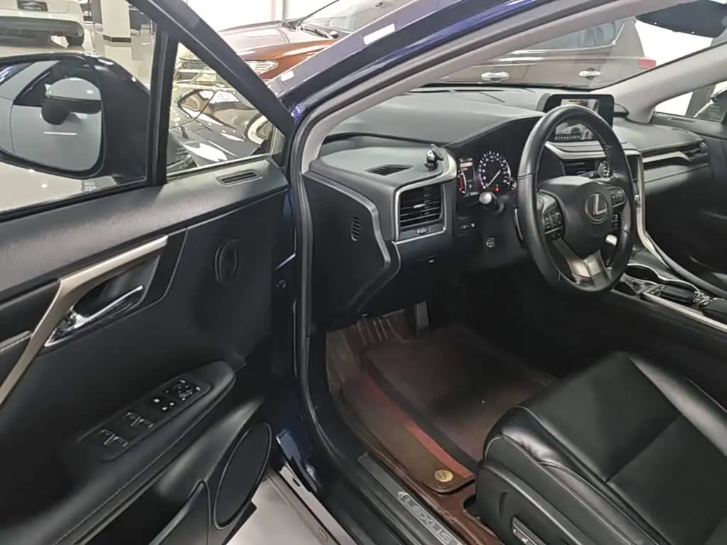 Lexus RX 2021 — Photo 16/20