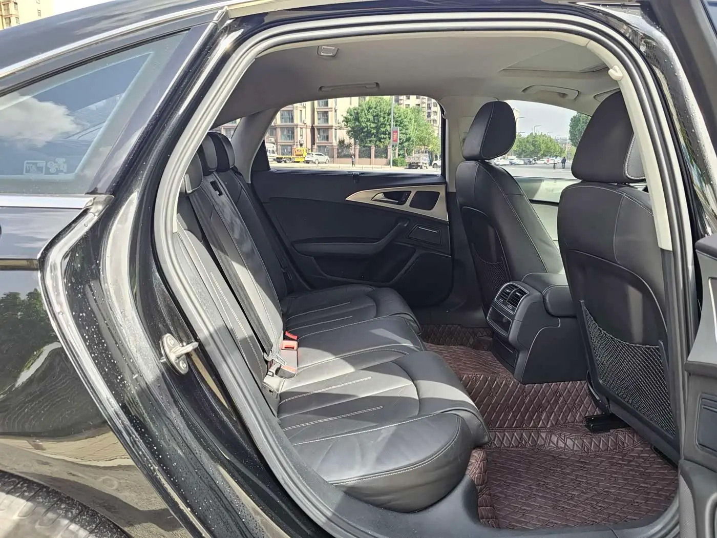 Audi A6L 2018 — Şəkil 10/14