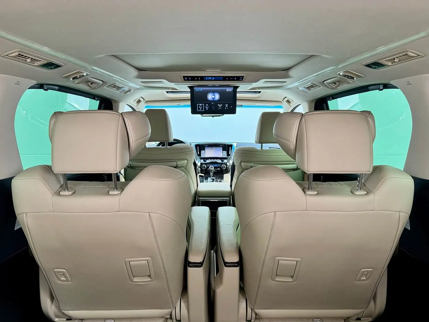 Toyota Alphard 2020 — Photo 12/17
