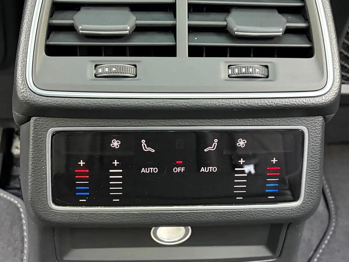 Audi A6L 2021 — Şəkil 12/20
