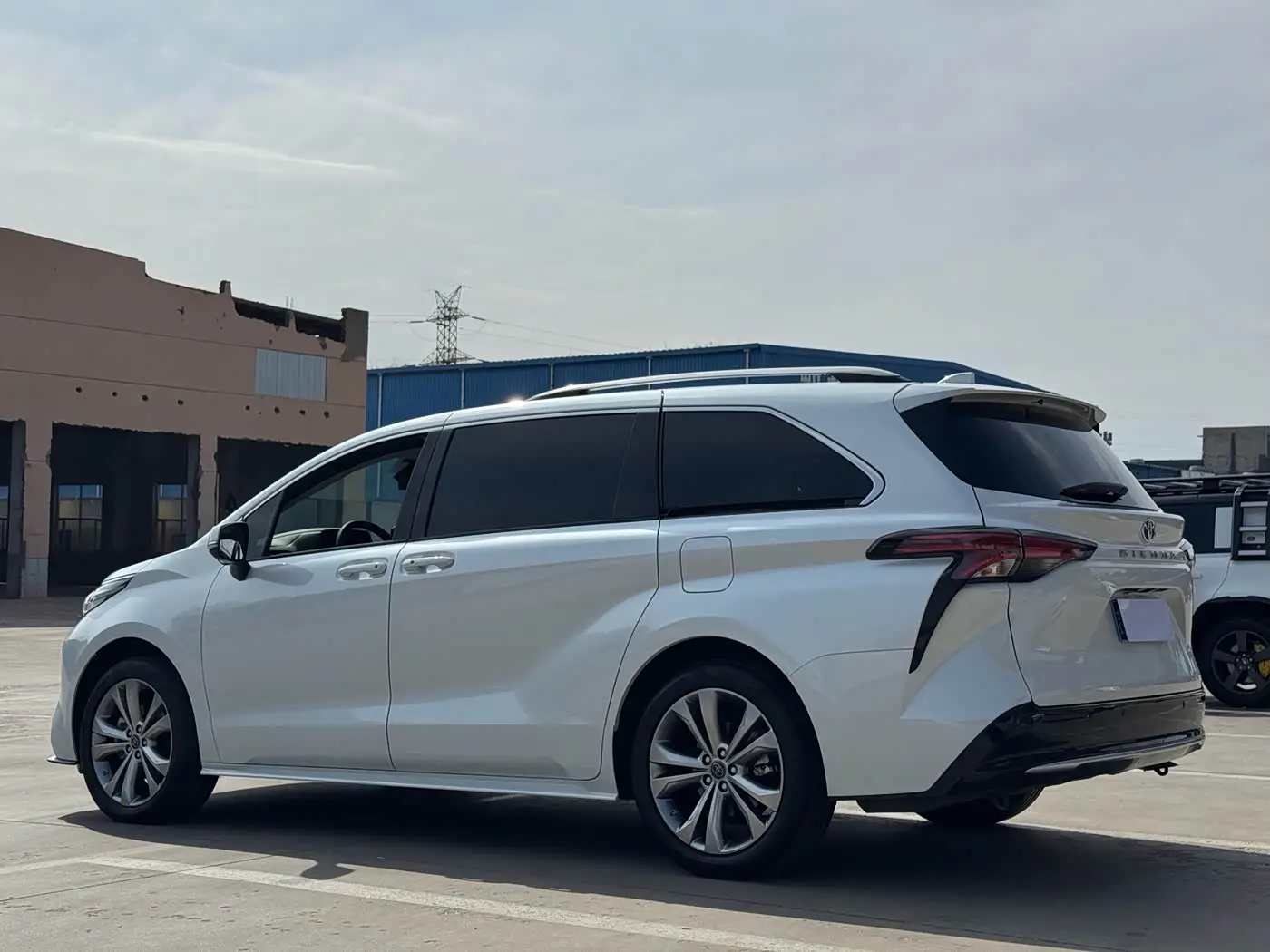 Toyota Sienna 2023 — Photo 5/20