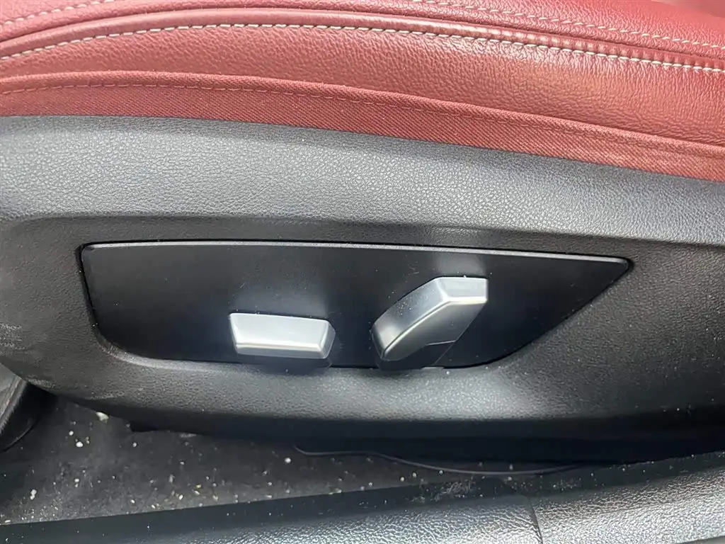BMW 5 Series 2023 — Photo 10/18
