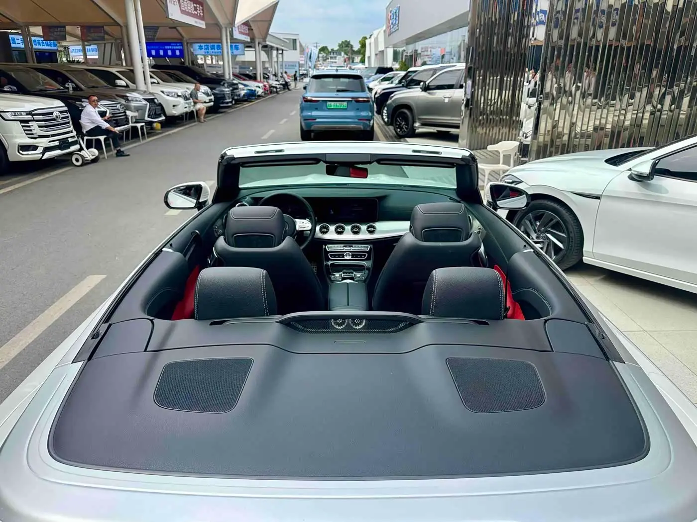 Mercedes-Benz E-Class 2020 — Photo 11/16