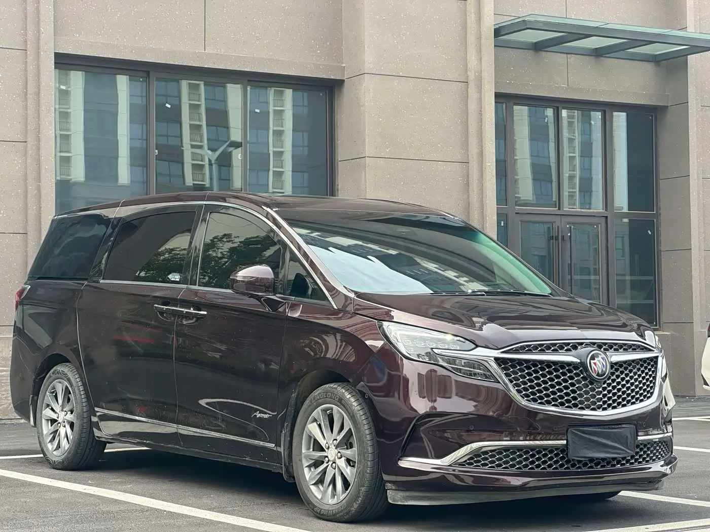 Buick GL8 2020 — Photo 1/14