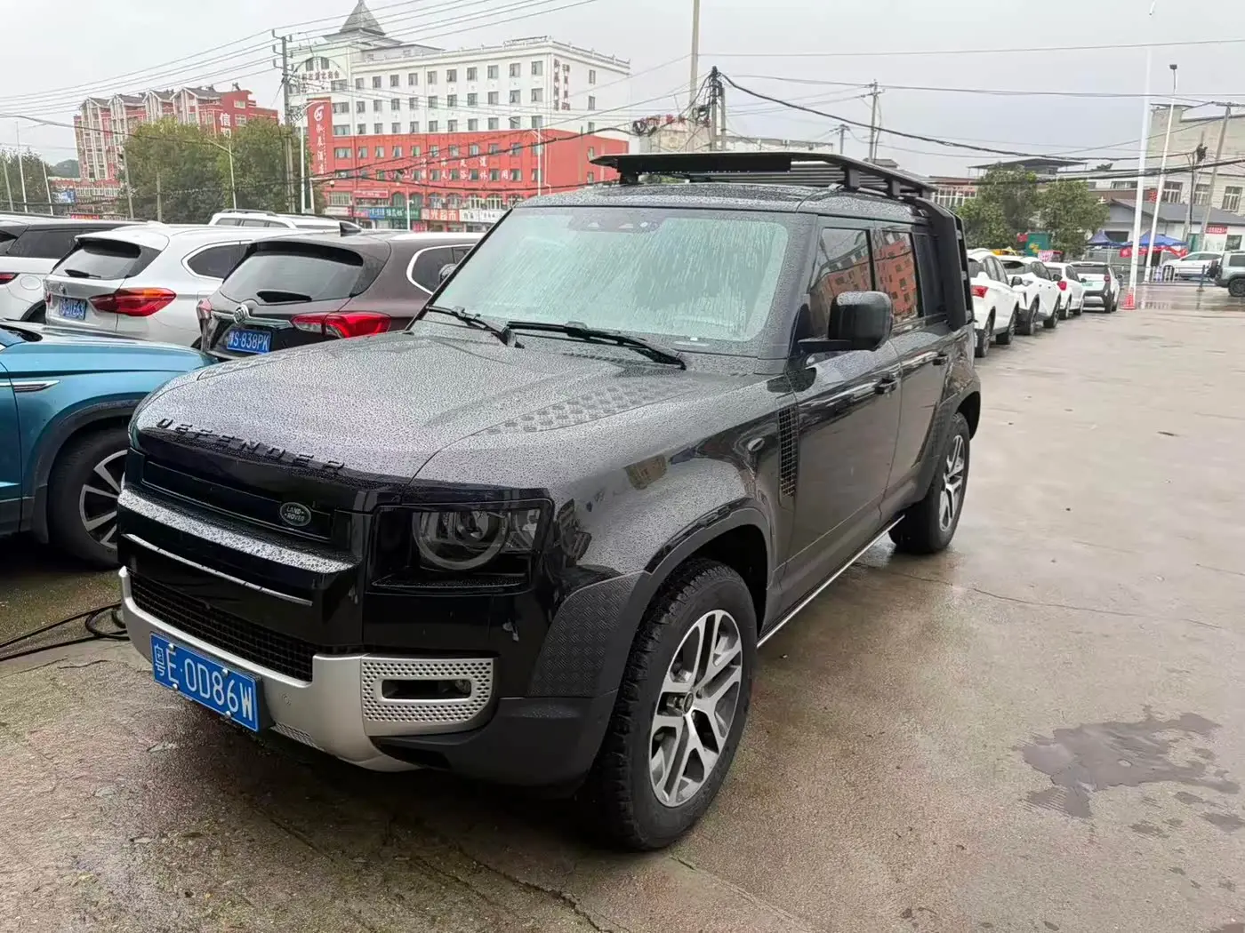 Land Rover Defender 2025 — Фото 1/10