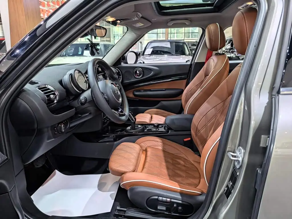MINI CLUBMAN 2020 — Фото 6/20