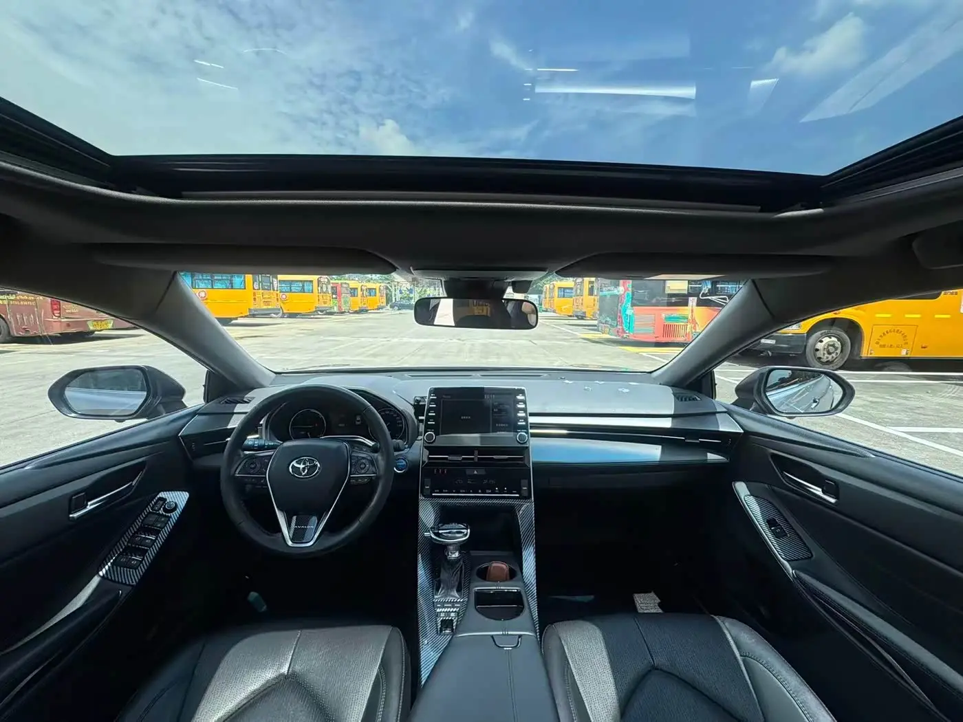 Toyota Avalon 2022 — Photo 6/9