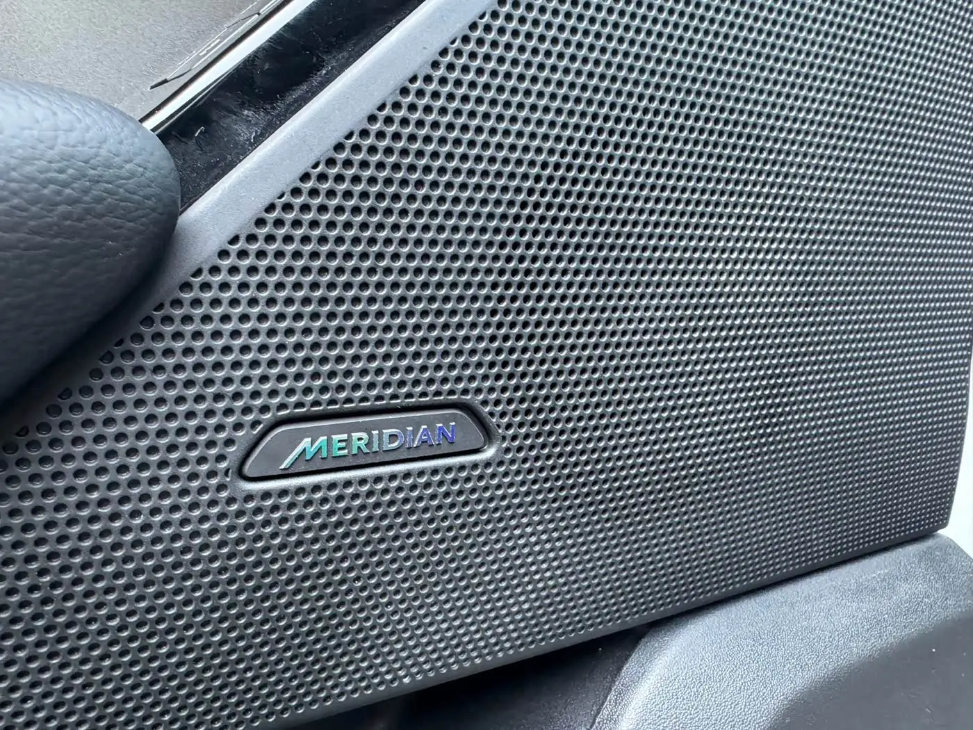 Land Rover Range Rover Velar 2018 — Photo 9/14