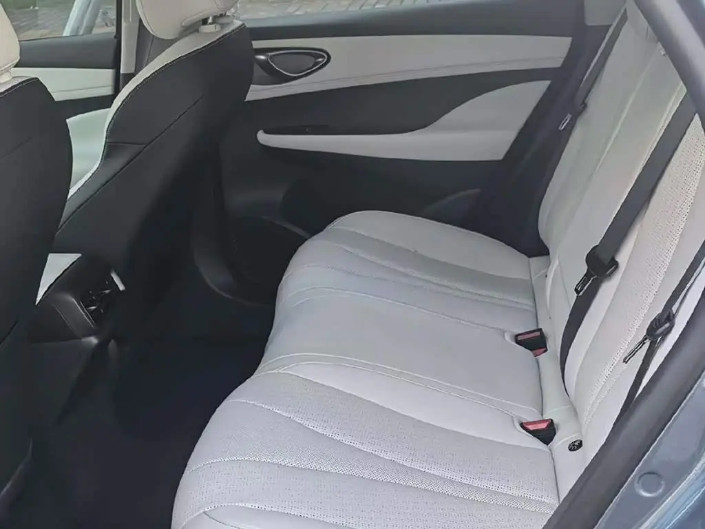 BYD Hai Bao 05 DM-i 2025 — Фото 15/20