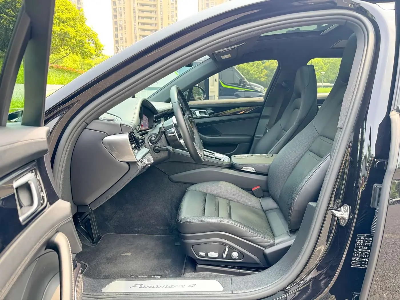 Porsche Panamera 2019 — Фото 10/17