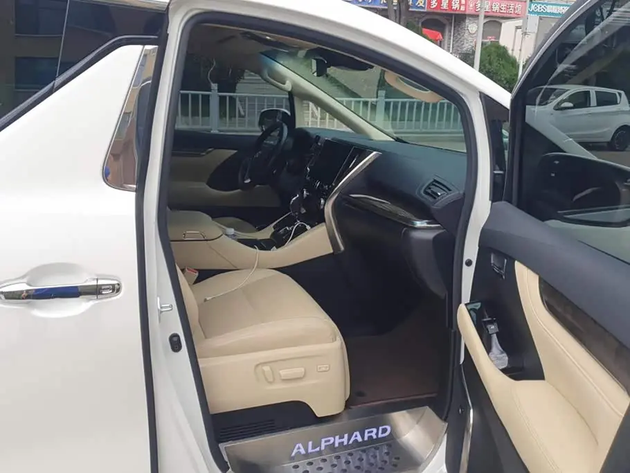 Toyota Alphard 2020 — Şəkil 8/16