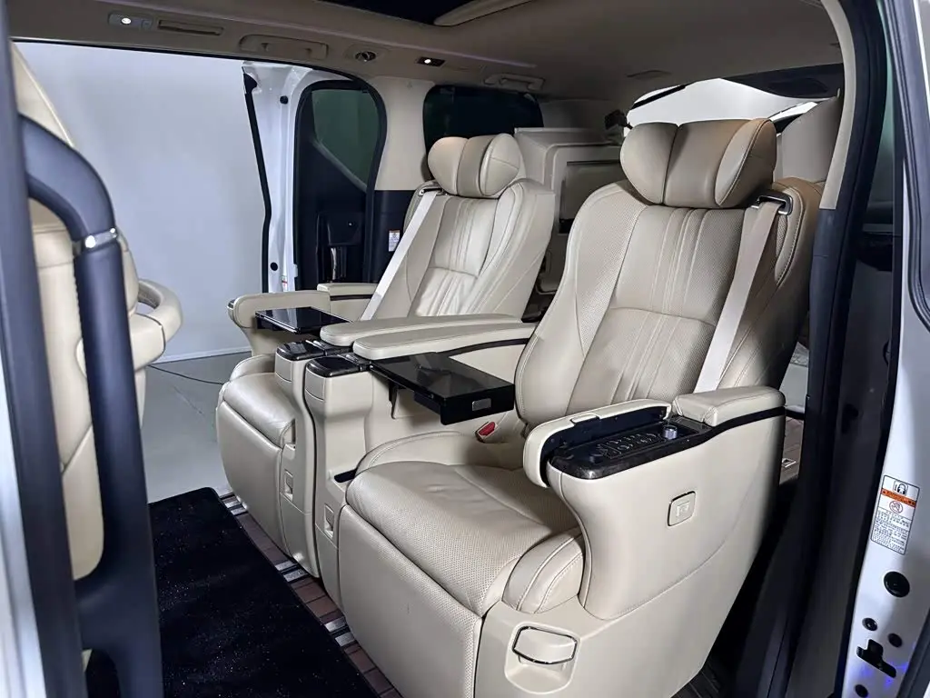 Toyota Alphard 2020 — Photo 13/20