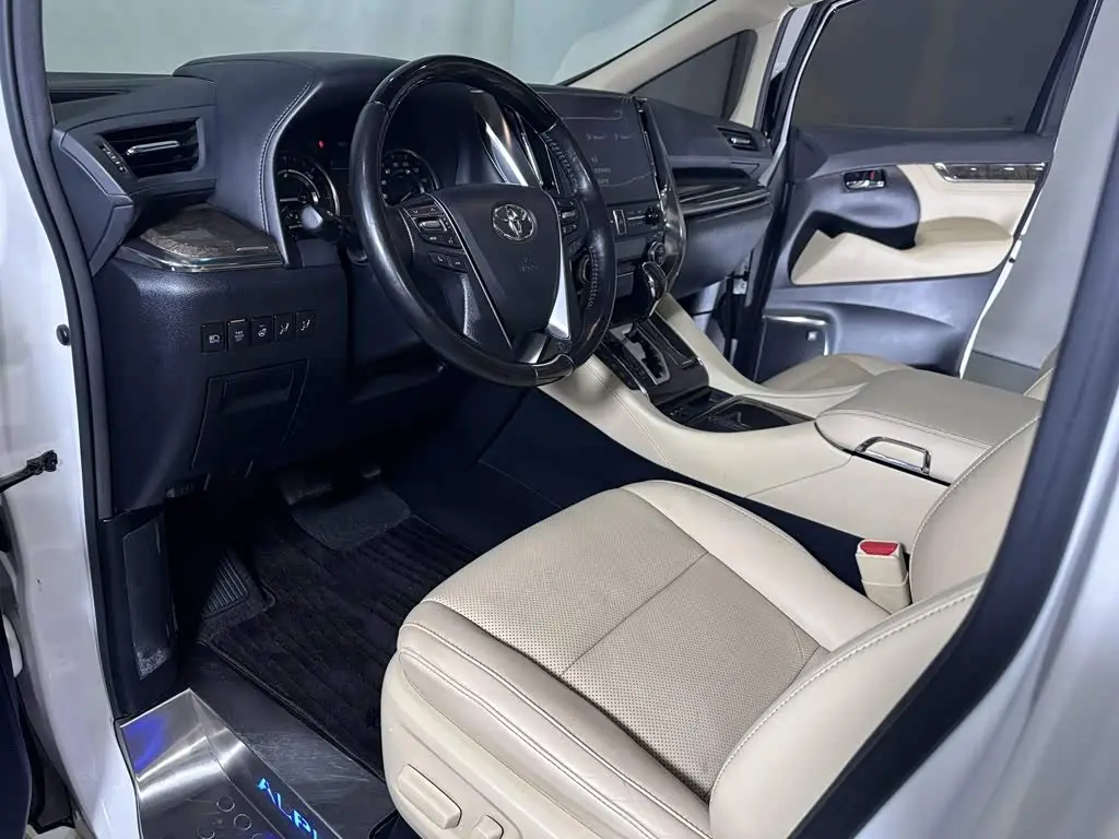 Toyota Alphard 2020 — Photo 11/20