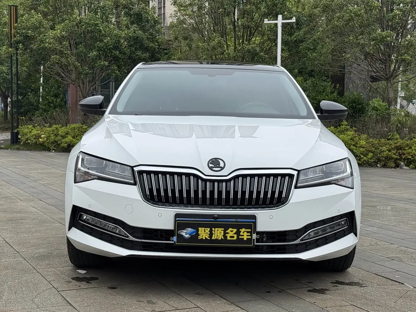 Škoda Superb 2024 — Photo 2/9
