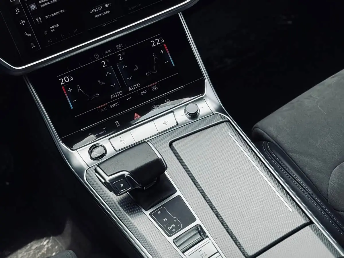 Audi A6L 2024 — Photo 6/13