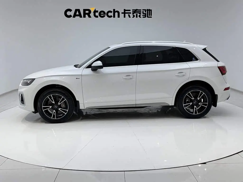 Audi Q5L 2025 — Фото 8/20