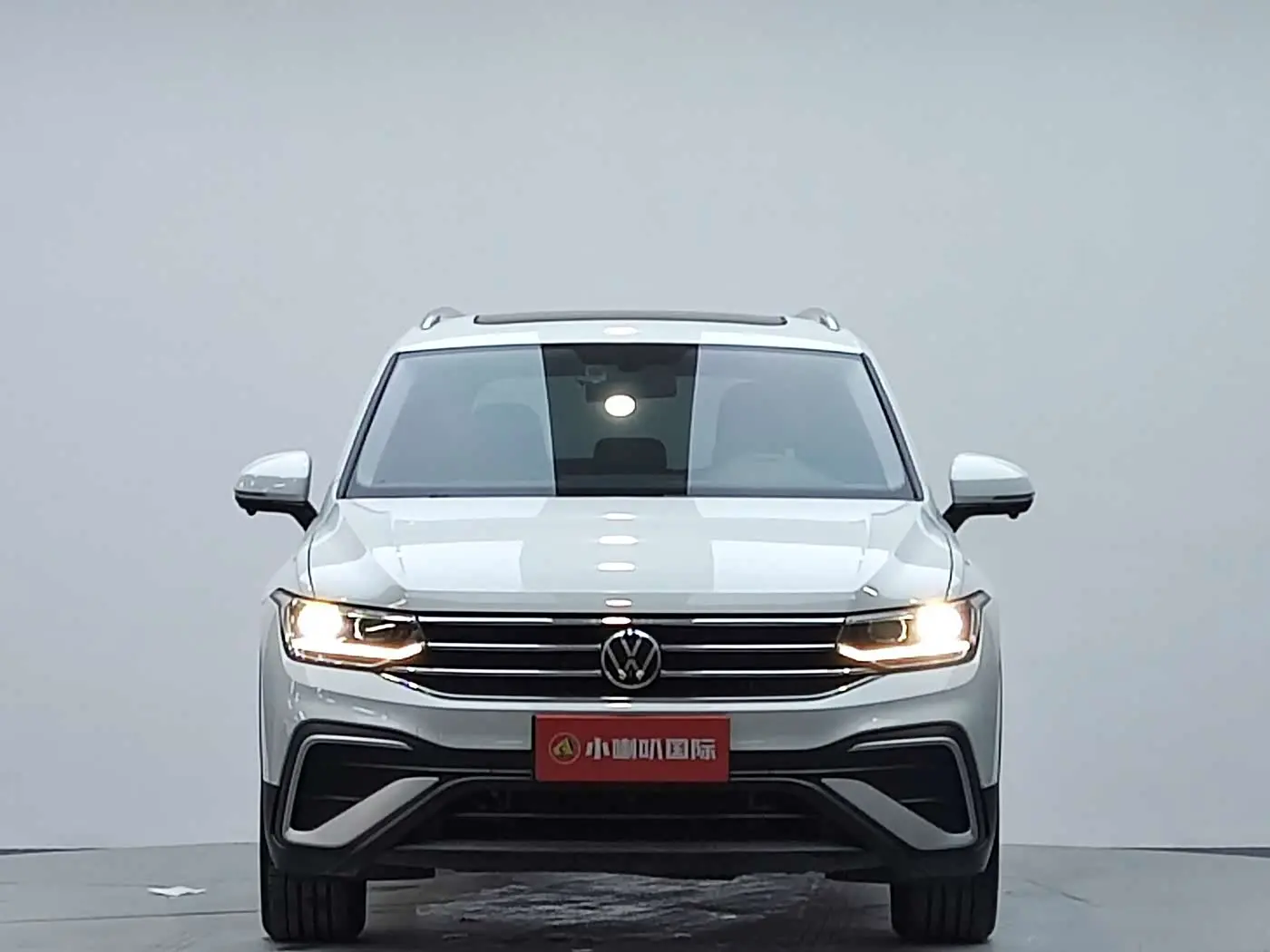 Volkswagen Tiguan L 2023 — Photo 2/18