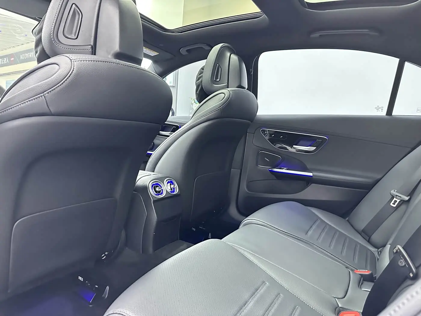 Mercedes-Benz C-Class 2024 — Фото 14/20