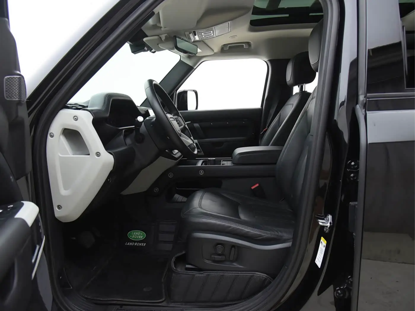 Land Rover Defender 2020 — Фото 12/20