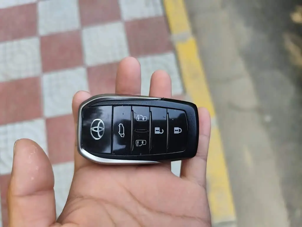 Toyota Vellfire 2019 — Photo 9/20