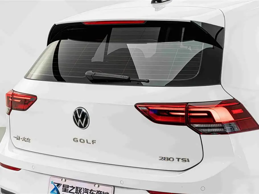 Volkswagen Golf 2021 — Фото 8/20