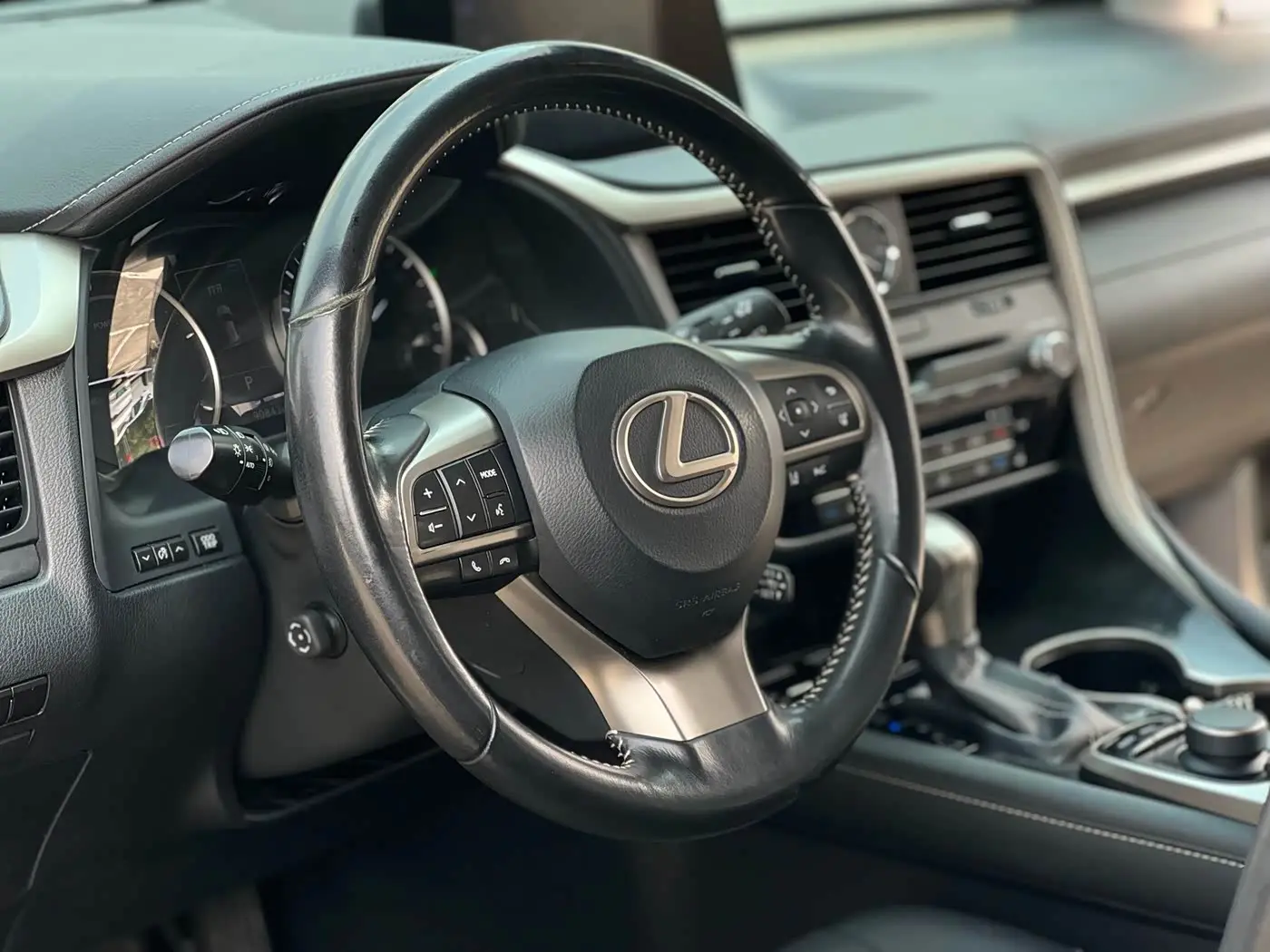 Lexus RX 2017 — Фото 18/20