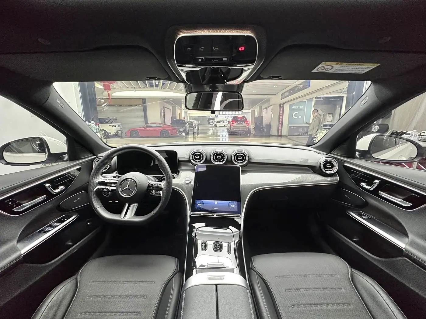 Mercedes-Benz C-Class 2024 — Photo 9/20