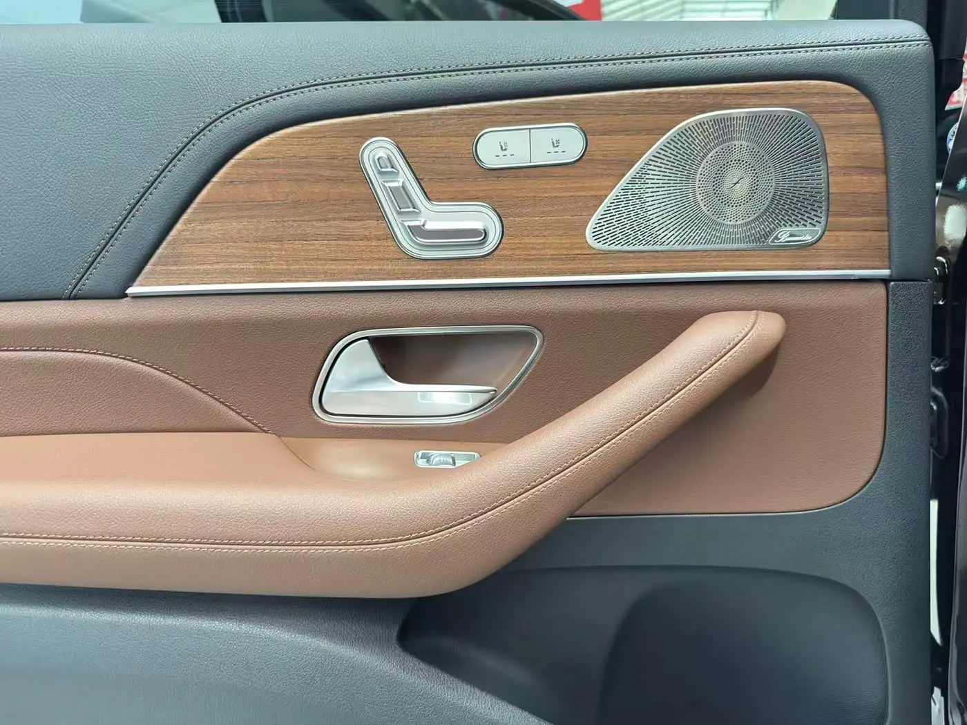 Mercedes-Benz GLS 2026 — Фото 14/19