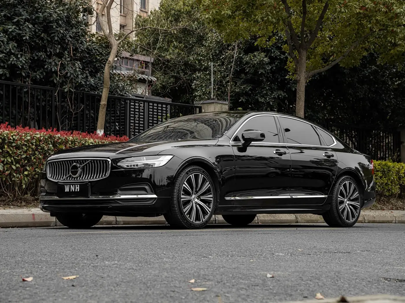Volvo S90 2023 — Фото 1/16