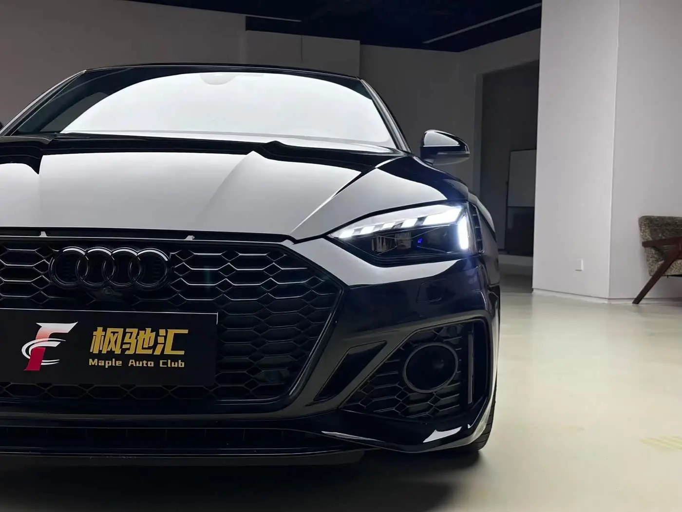 Audi RS 5 2023 — Фото 6/17