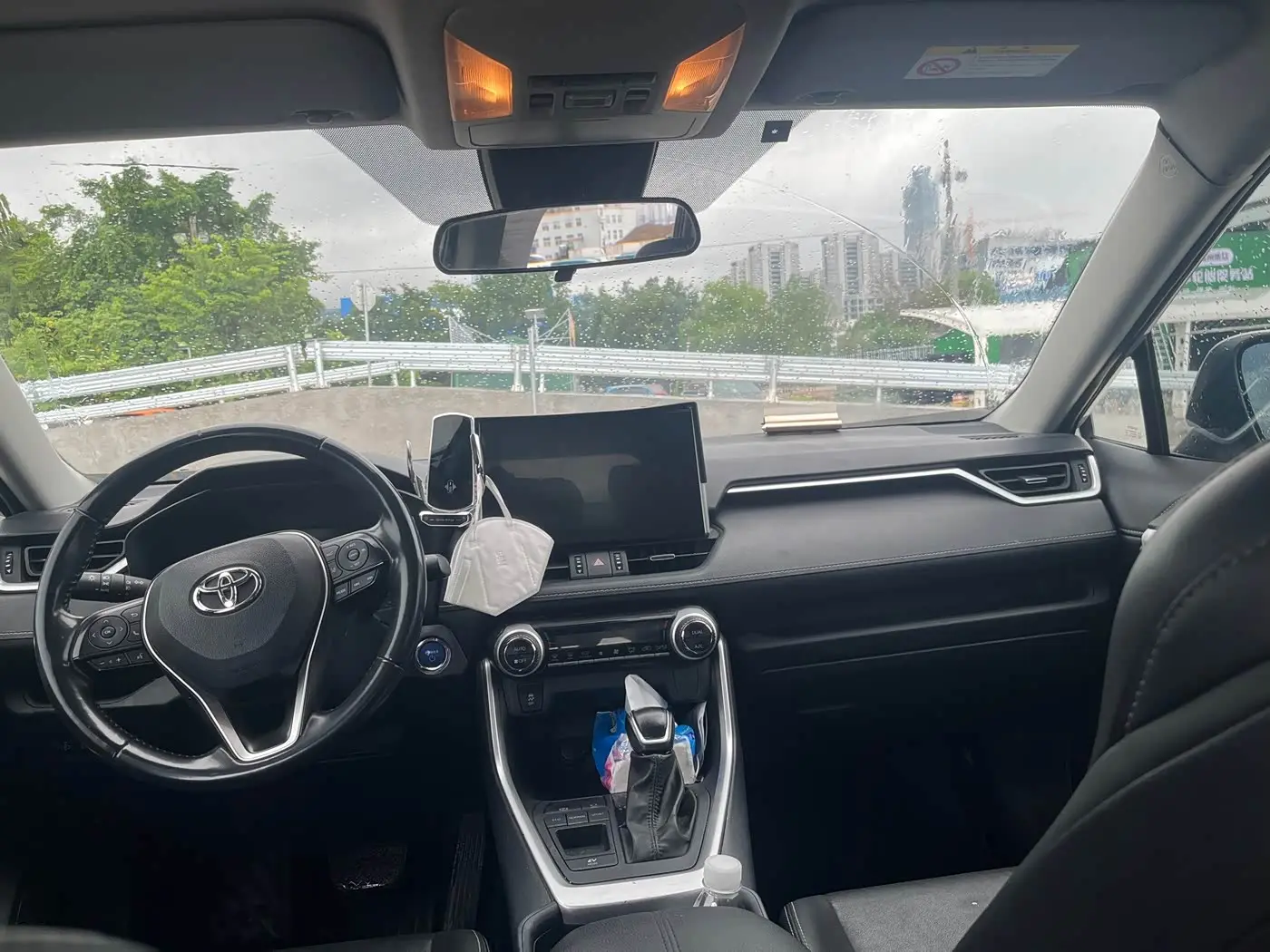Toyota Wildlander 2023 — Photo 6/10