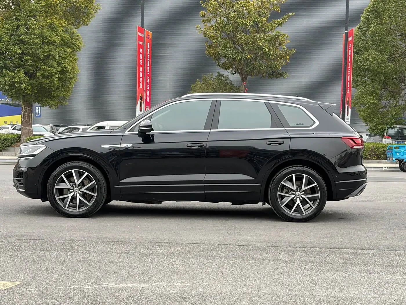 Volkswagen Touareg 2019 — ფოტო 6/14