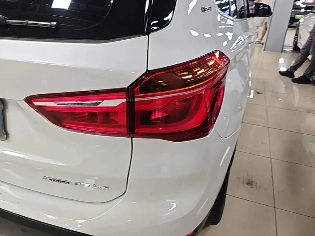 BMW X1 New Energy 2019 — Şəkil 8/20