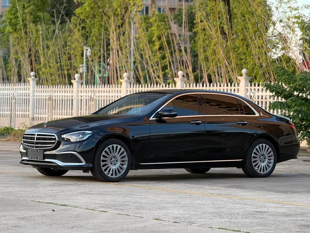 Mercedes-Benz E-Class 2020 — Photo 2/16