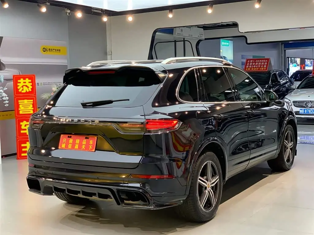 Porsche Cayenne 2012 — Photo 4/20