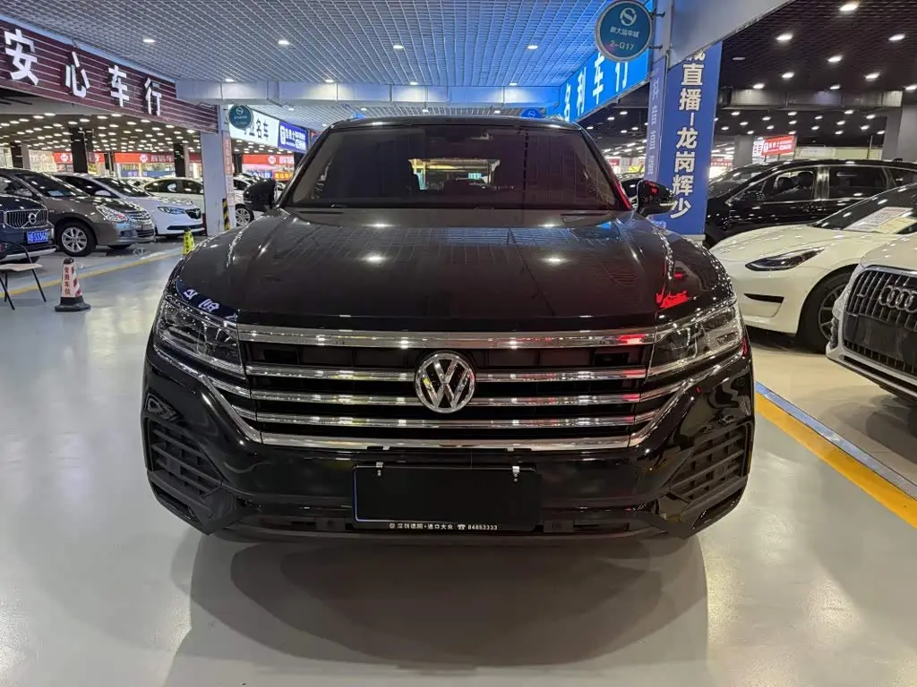 Volkswagen Touareg 2020 — Photo 2/14