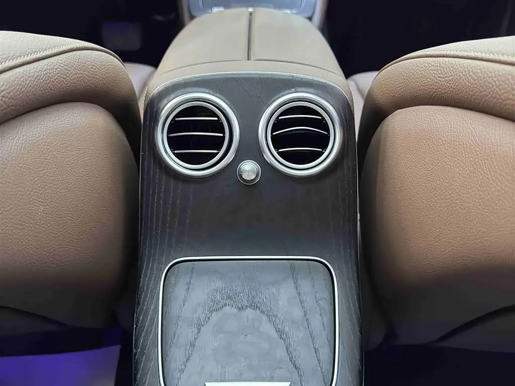 Mercedes-Benz E-Class 2022 — Фото 10/15