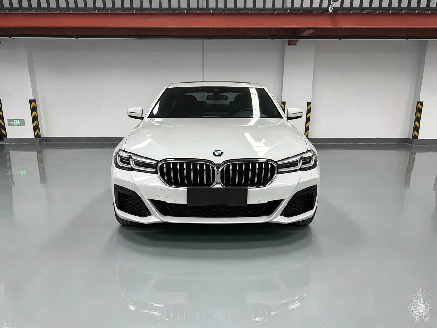 BMW 5 Series 2023 — ფოტო 2/16