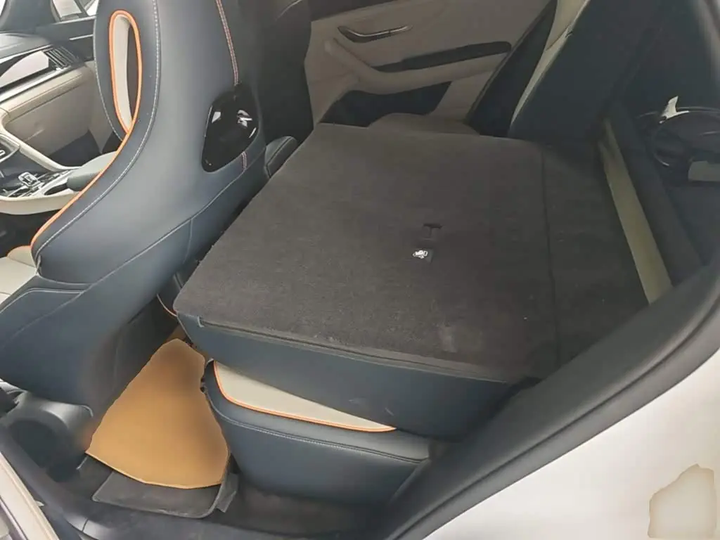 BYD Song PLUS PHEV 2024 — Photo 17/20
