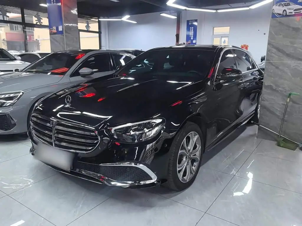 Mercedes-Benz E-Class 2023 — Photo 2/20