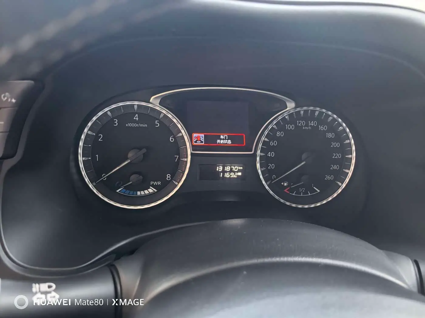 Infiniti QX60 2021 — Photo 3/9
