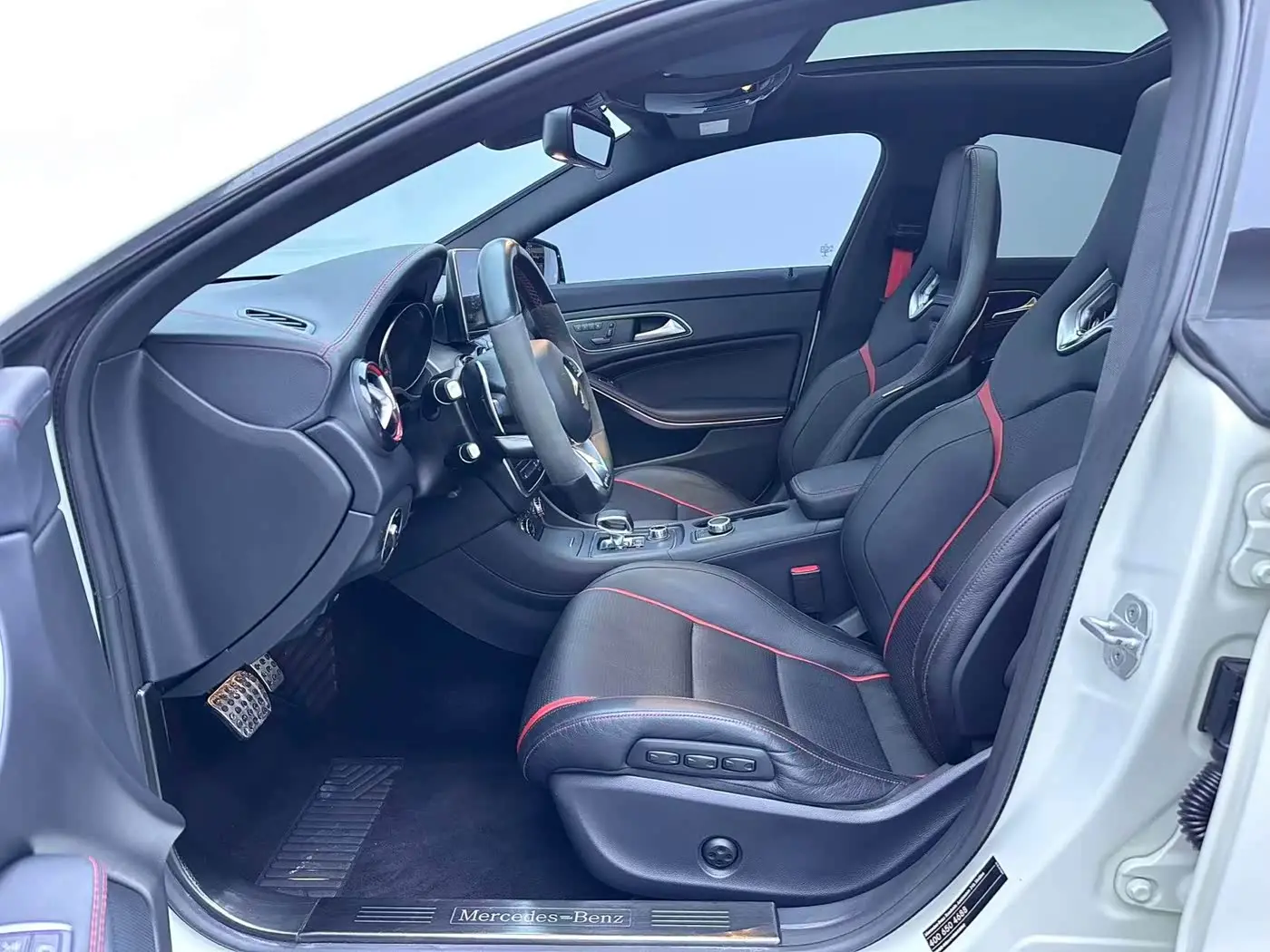 Mercedes-Benz CLA AMG 2016 — Фото 5/20