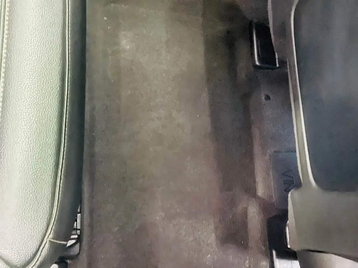 Ford Explorer 2021 — Photo 15/20
