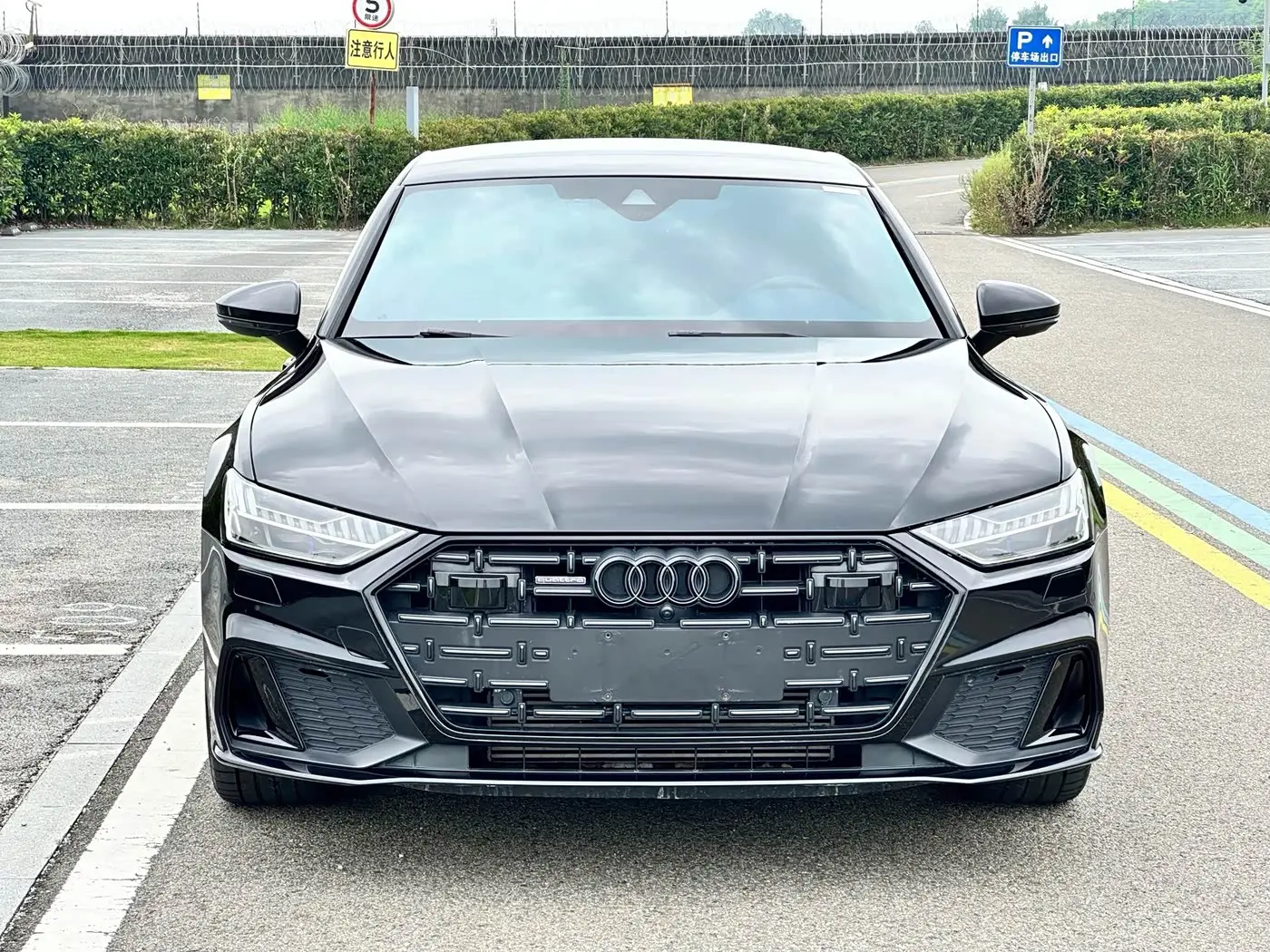 Audi A7L 2023 — Фото 2/20